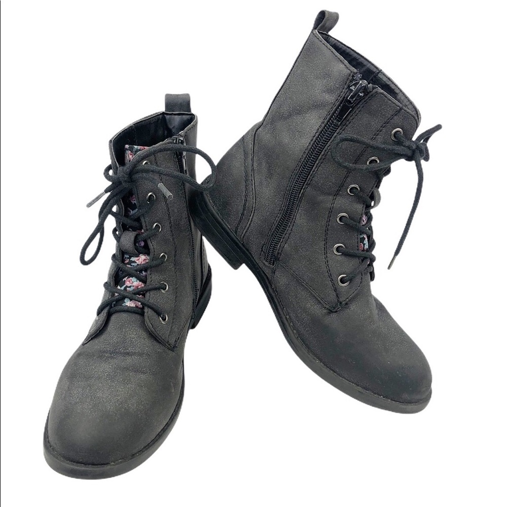 Austin Trading Co Black Floral Accent Combat Boots Size 2